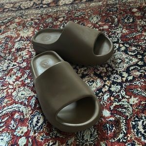 Adidas Yeezy Slides